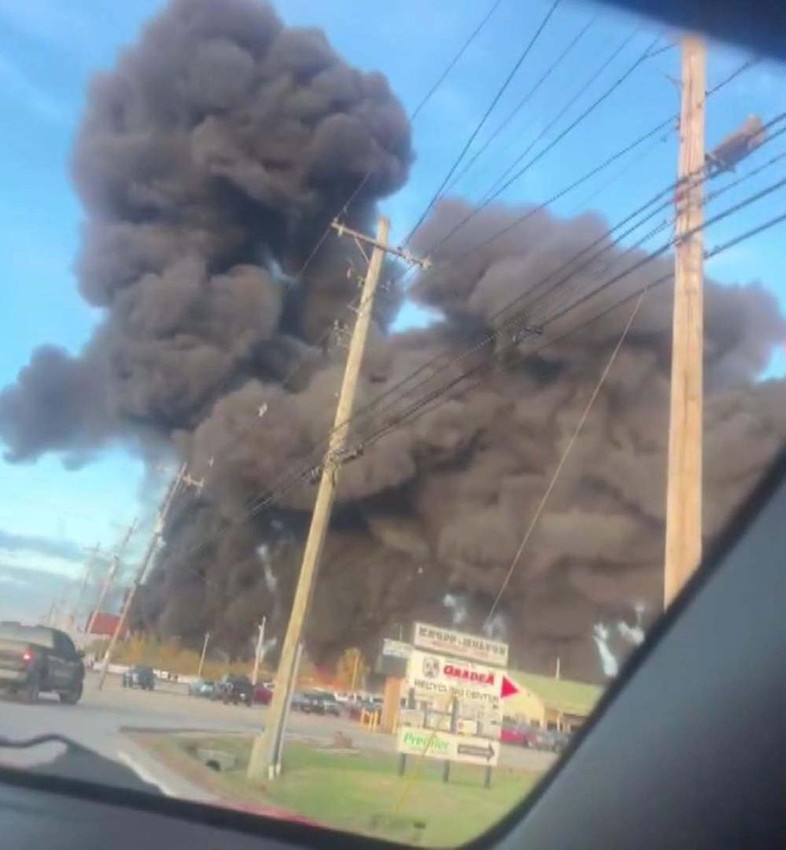 ABD’de dev kargo uçağı havalandıktan sonra yere çakıldı; kaza anı kamerada - Resim: 3