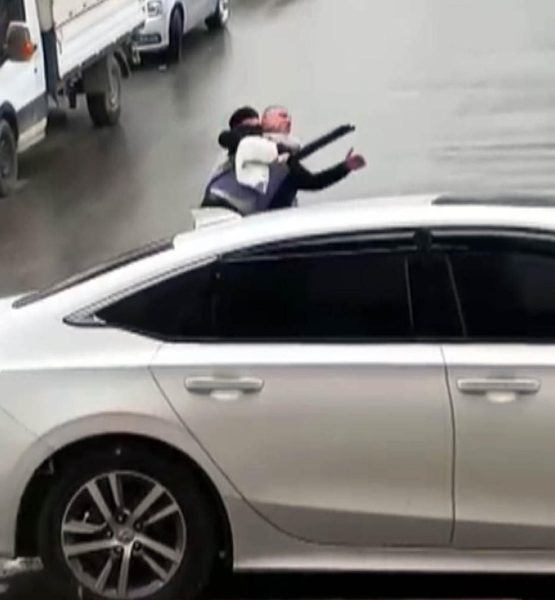 Sokak ortasında kayınpeder dehşeti! Tüfek tetiklik yapınca hayatı kurtuldu - Resim: 3