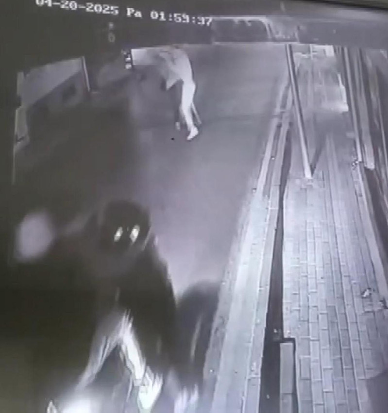 İstanbul'da dehşet! Yumrukla bayıltıp silahla vurdular - Resim: 2