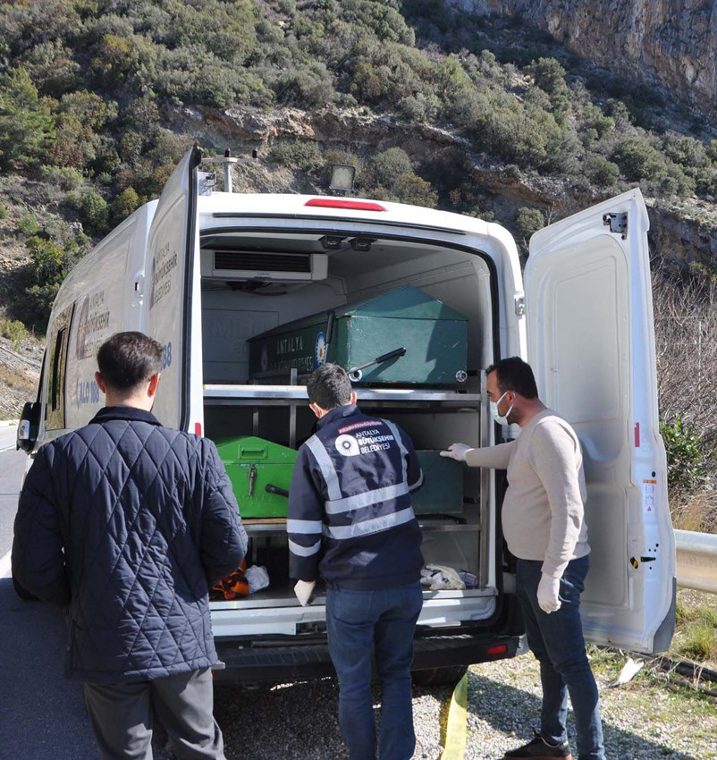 Antalya'da yol kenarında dehşet! Yine bir kadın yine şüpheli ölüm - Resim: 4