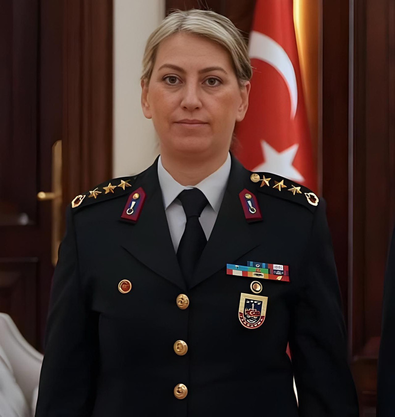 Türkiye'de ilkti! Jandarma komutanı Gülden Mat Şakir general oldu - Resim: 1