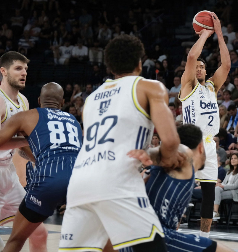 Fenerbahçe Beko, Anadolu Efes'i uzatmada 102-93 yenerek finale yükseldi . - Resim: 3