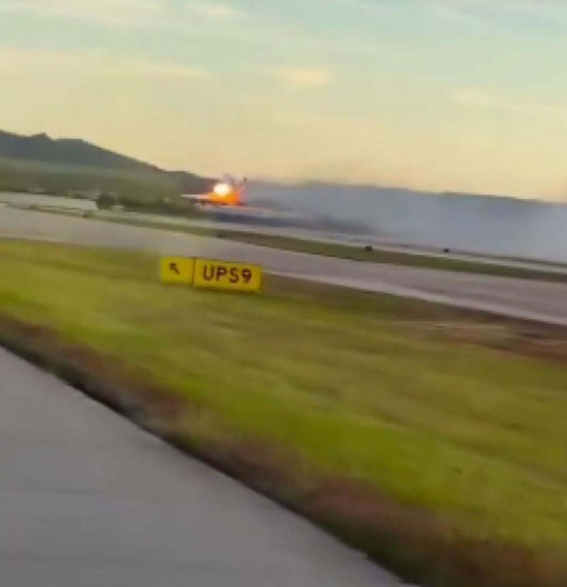 ABD’de dev kargo uçağı havalandıktan sonra yere çakıldı; kaza anı kamerada - Resim: 4