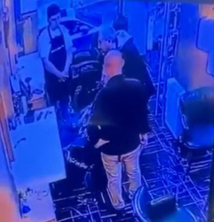 Öz kardeşini gözünü kırpmadan öldürdü - Resim: 3