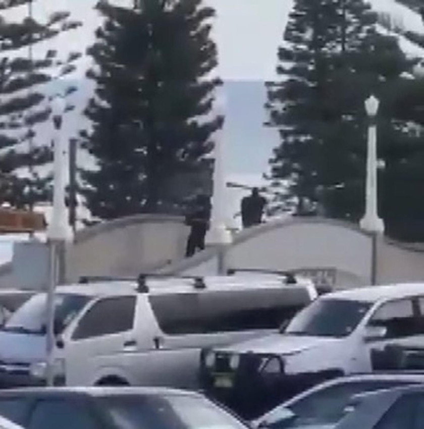 Plajda katliam yapan saldırganlar baba-oğul çıktı! Can kaybı yükseliyor - Resim: 3