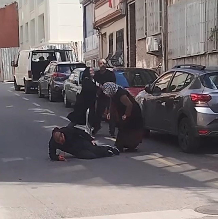 Sokak ortasında inanılmaz kavga: ''Eteğinin altından 2 silah çıkardı, sıkmaya başladılar'' - Resim: 4