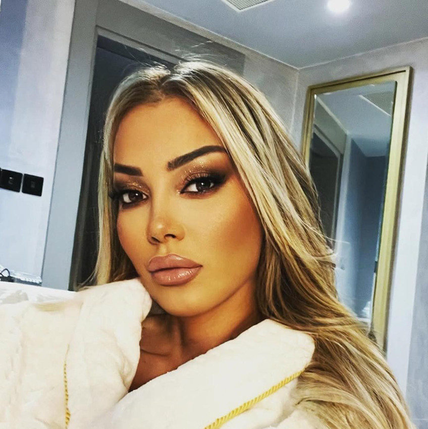 Artık değişimiyle tanınmaz haldeki Petek Dinçöz'ün transparan şovu baş döndürdü - Resim: 2