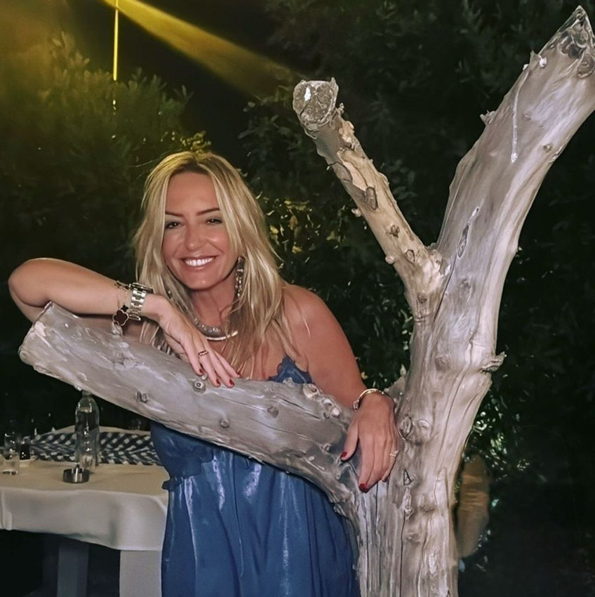 Ekranların eşsiz kahkahasıyla ünlenen güzel sunucusunun gençlik fotoğrafı olay oldu - Resim: 3