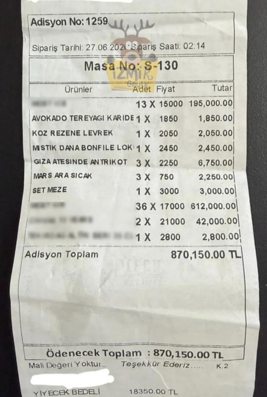 İzmir Çeşme'nin gözde tatil beldesi Alaçatı'da bir eğlence mekanında ödenen 870 bin 150 TL'lik hesap, sosyal medyanın gündemine oturdu. Sadece alkollü içecek tutarının 851 bin TL'yi aştığı ve araba fiyatlarıyla yarışan bu adisyon, yaz sezonunda artan fiyat tartışmalarını yeniden alevlendirdi.