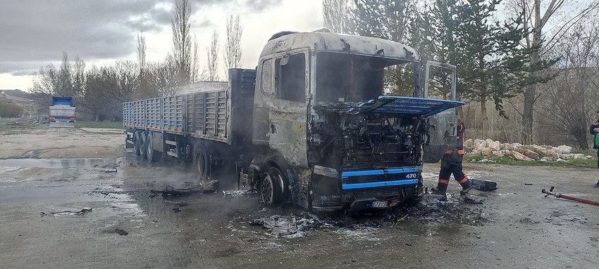 Ekmek teknesi alev topuna dönen esnafın feryadı yürek sızlattı - Resim: 3