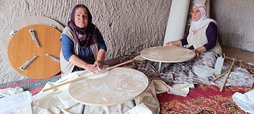 57 yaşında 42 yıldır sattığı bez bebekler için tam 5 dil öğrendi - Resim: 2
