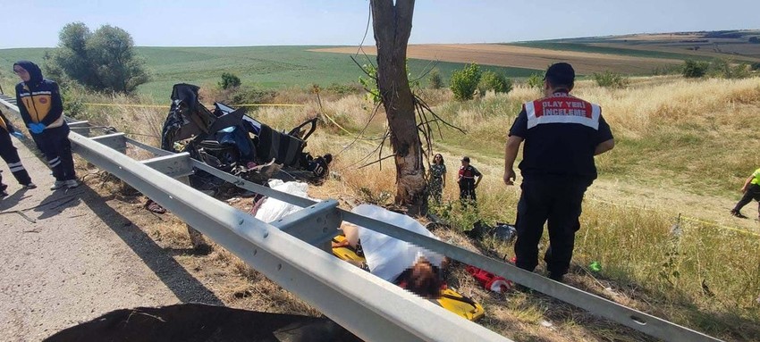 Edirne'de feci kaza: 2'si çocuk 5 kişi hayatını kaybetti - Resim: 1