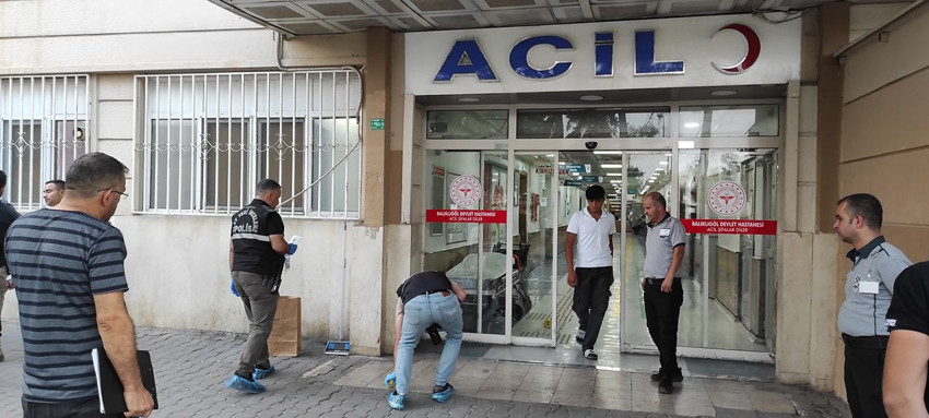 Hastanenin acil servisinde eli bıçaklı dehşet: Doktora ve güvenliği yaraladı - Resim: 4