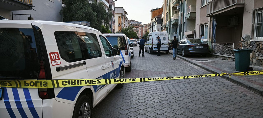Bir polis memuru uyuyan eşini ve 2 çocuğunu öldürdükten sonra intihar etti - Resim: 1