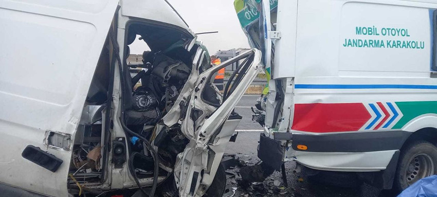 Aksaray'da feci kaza: 3 ölü var, ölenlerin 2'si asker... - Resim: 2