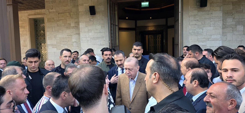 Bu da Cumhurbaşkanı Erdoğan'ın yazlık ''winner ceket'' tercihi - Resim: 1