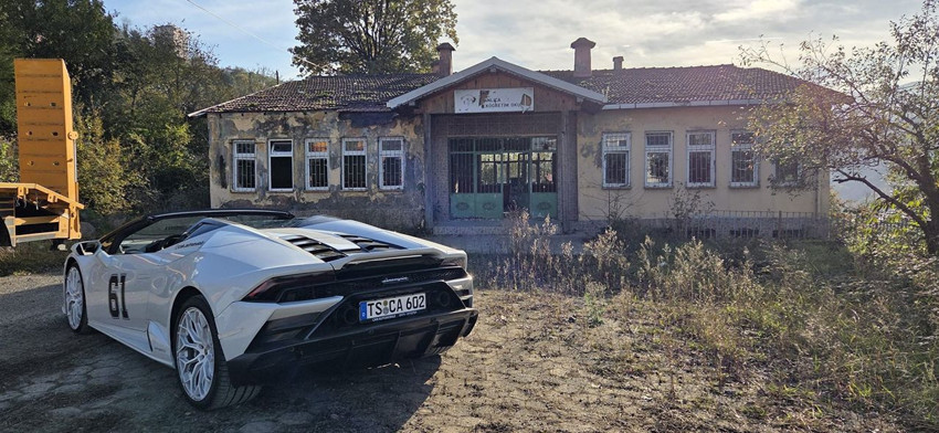 Gurbetçi vatandaş memleketi Karadeniz'e Lamborghini ile dönüp komşularını şaşırttı - Resim: 3