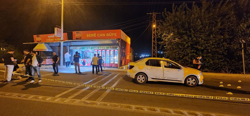 Diyarbakır'da kanlı gece! Cadde ortasında çatışma çıktı: Ölü ve yaralılar var - Resim: 3