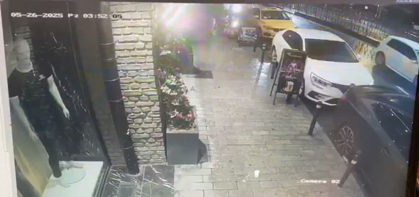 İstanbul'daki eli kalaşnikoflu şehir teröristi saniye saniye kamerada - Resim: 3