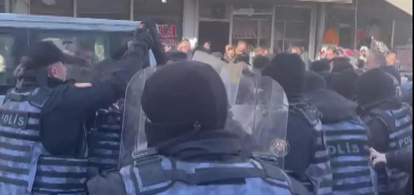 DEM Parti'nin korsan ''Suriye'' eylemine polis müdahalesi: Onlarca gözaltı ve yaralı polisler var - Resim: 2