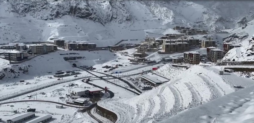 Türkiye'nin en yeni yerleşim yeri beyaza büründü: 1 metre kar var - Resim: 3