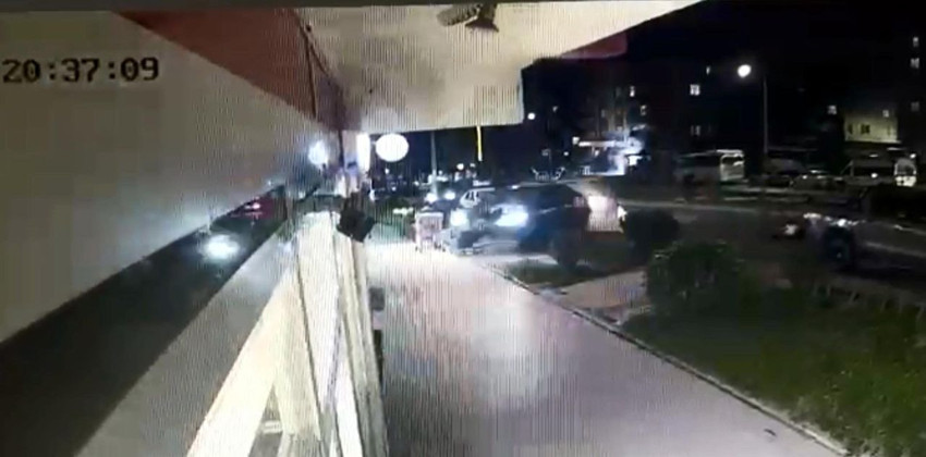 Alkollü trafik canavarı ortalığı savaş alanına çevirdi; yaralılar var - Resim: 2