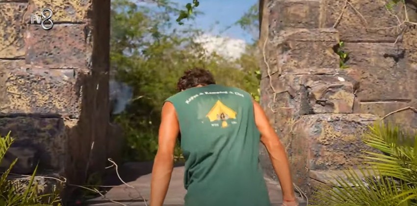 Survivor adasında sürpriz veda... Gözyaşları içinde terk etti... - Resim: 2