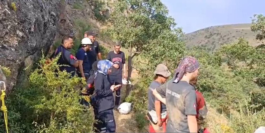 Define hayaliyle girdiği mağarada can verdi; cenazesi çıkarılamıyor! - Resim: 2