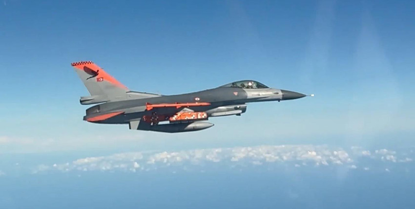 Türk mühendislerin geliştirdiği SOM-J seyir füzesi hedefi 12'den vurdu! - Resim: 1