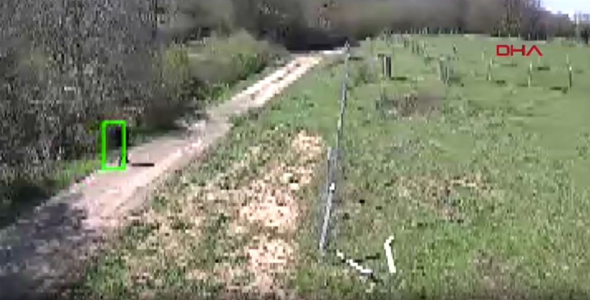 Aylardır aranırken, elini kolunu sallaya sallaya Sinem'i katletmişti... Katil kamerada - Resim: 1