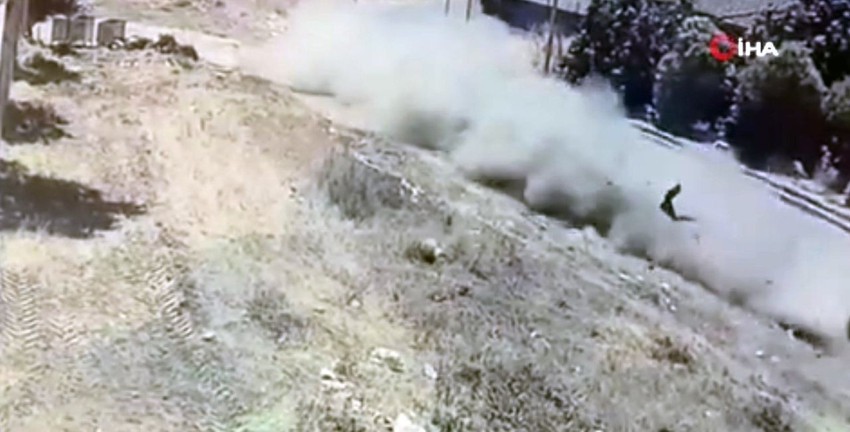 15 yaşındaki trafik canavarı kamerada! Yolda yürüyen adamı ezip geçti - Resim: 4