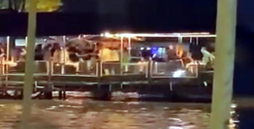 İstanbul'da taksicilerin yumruk yumruğa kavgası kamerada - Resim: 4