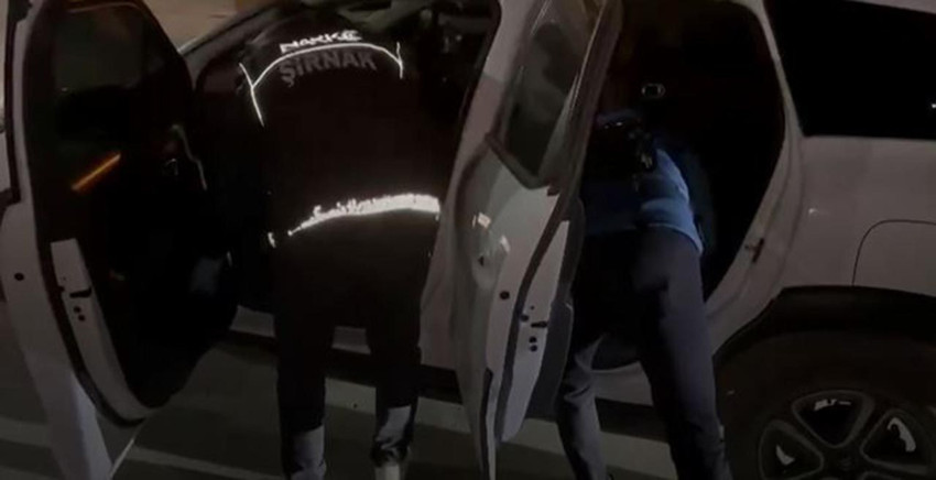 3 avukatın içinde bulunduğu araçtan çıkanlar şoke etti - Resim: 1