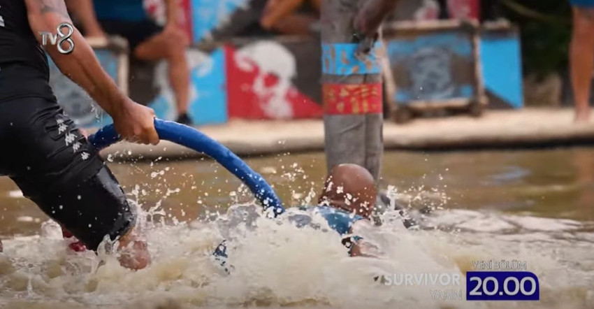 Survivor adasında izleyiciyi kızdıran yarışma: Havuzu ringe çevirdiler - Resim: 2
