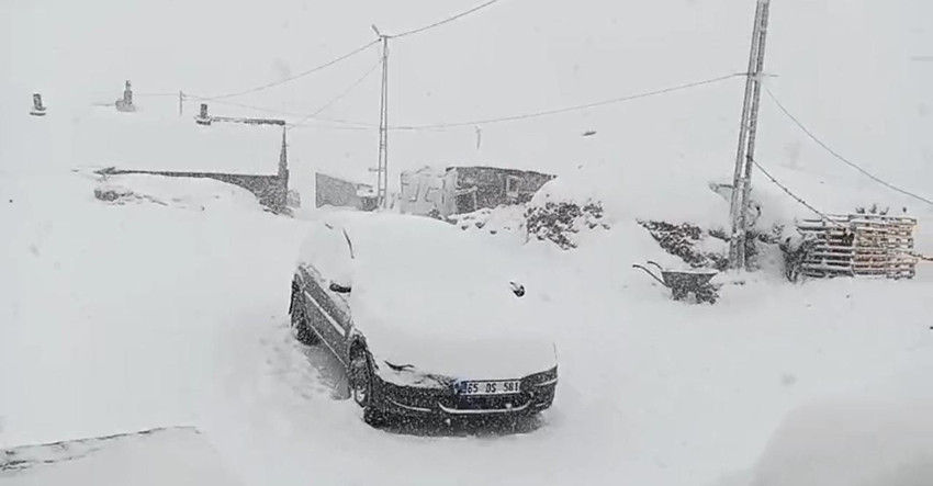 Türkiye'nin doğusunda kara kış kendini gösterdi: Her yer bembeyaz! - Resim: 3