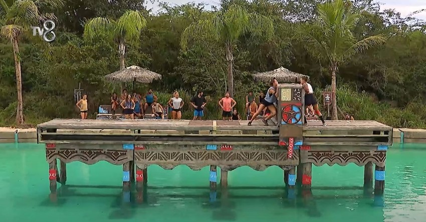 Survivor'da Tuğba ve Elif yarışırken yürekler ağızlara geldi! - Resim: 4