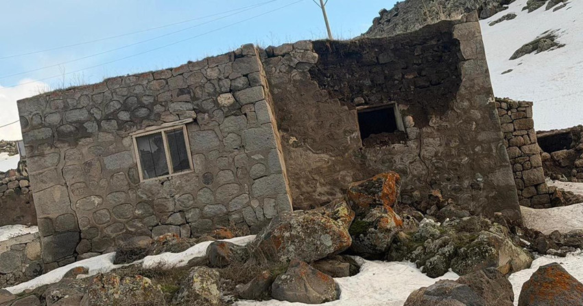 Ağrı'da 4.3 büyüklüğünde deprem! Bazı evlerde hasar var - Resim: 4