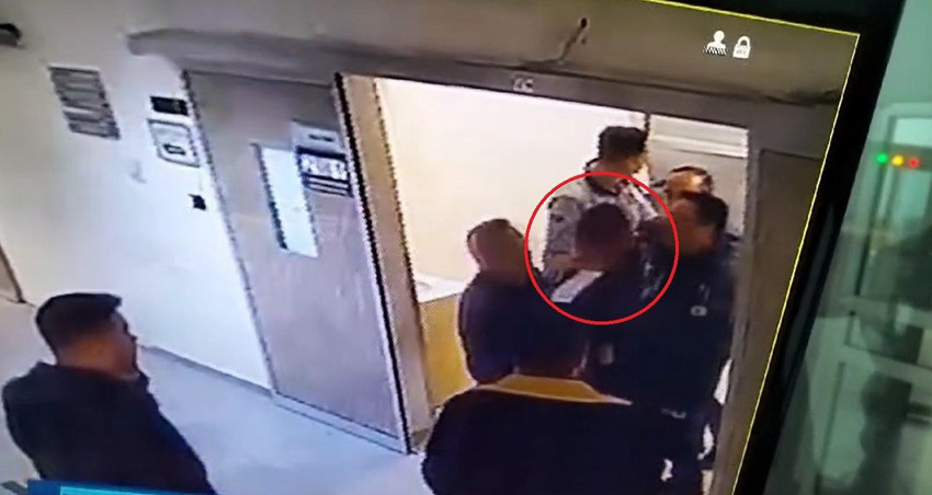 Polisin yakaladığı şüpheliyi, polisten kaçırmaya çalıştılar - Resim: 4