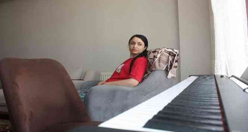 Sesi Çok Güzel'in güzel ismi Mutlu Kaya'dan kahreden haber - Resim: 1