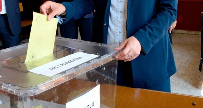 Son seçim anketinde fark 5.5 puana çıktı: İşte partilerin oy oranları - Resim: 2