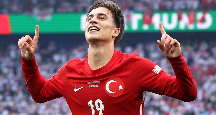 Kenan Yıldız, genç modelle gizli aşkını yanlışlıkla ifşa etti - Resim: 1