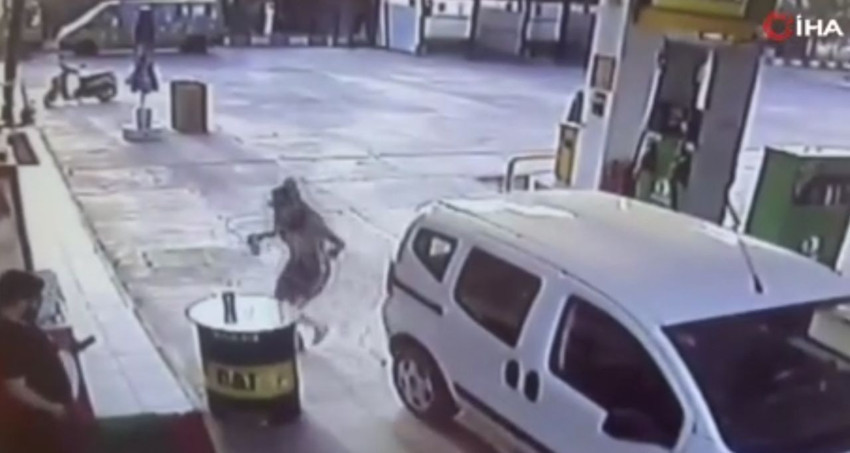 Öldüresiye darp edilen kadın mahkemede kendini evire çevire döven erkekleri affetti - Resim: 1