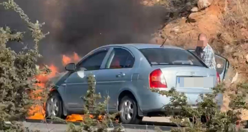 Otoyolda korku dolu anlar: Araç bir anda alev topuna döndü, 1 araç bile durmadı - Resim: 1