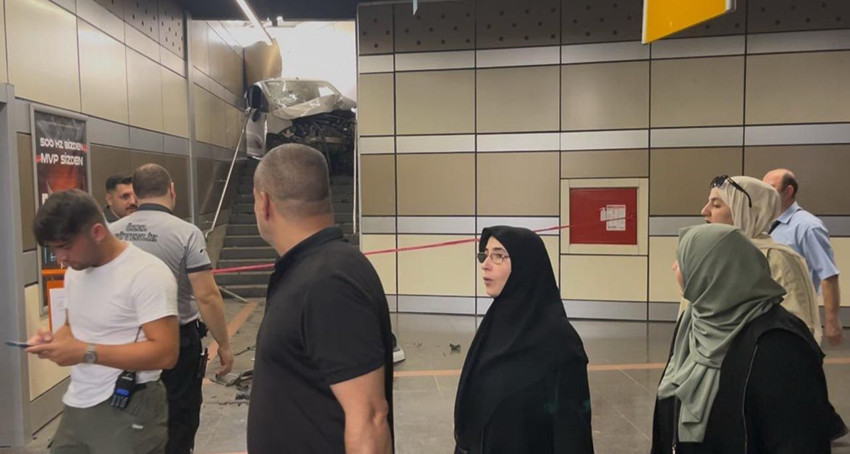 Metroda akılalmaz kaza: Aracıyla metro istasyonuna dalıp, yürüyen merdivenlere sıkıştı - Resim: 4