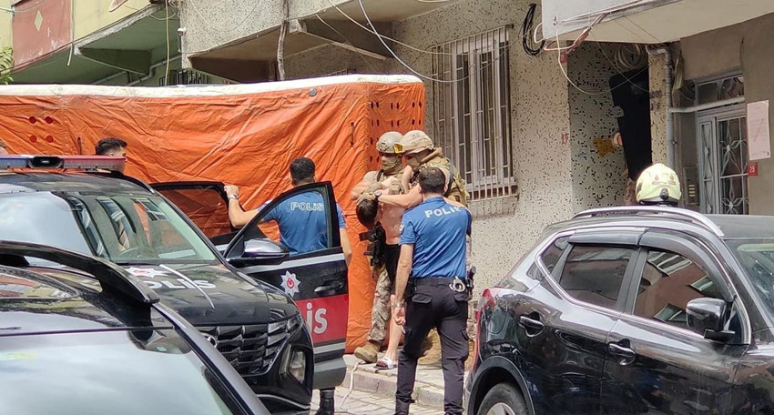 İstanbul'da korku dolu anlar: Ailesini bıçakla rehin aldı - Resim: 2