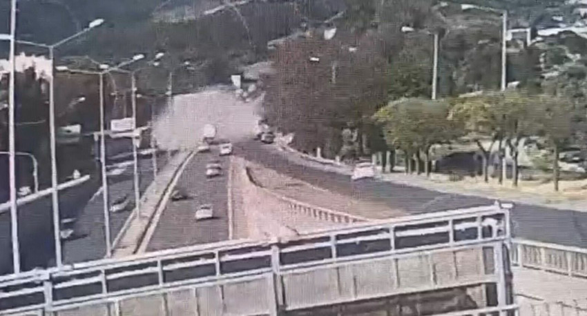 Biri polis 3 kişinin yaşamını yitirdiği korkunç kazanın kamera görüntüleri ortaya çıktı! - Resim: 3