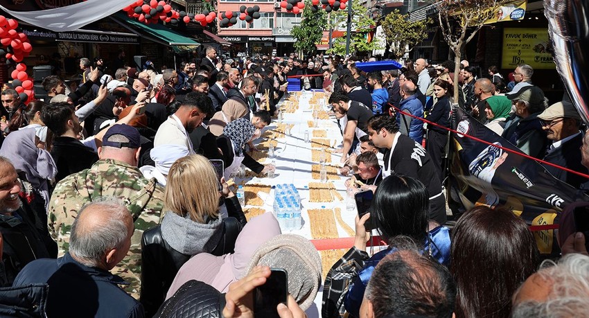 Sadece 5 dakikada ''boğazı'' sayesinde 10 gram altın sahibi oldu - Resim: 3