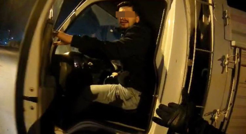 İstanbul trafiğinde tekmeli, yumruklu ''canım sıkkın gider misin'' saldırısı kamerada - Resim: 3