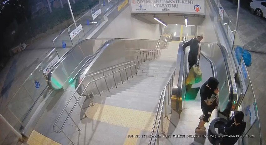 İstanbul Metrosu'nda skandal görüntü: Tepkiler çığ oldu - Resim: 3