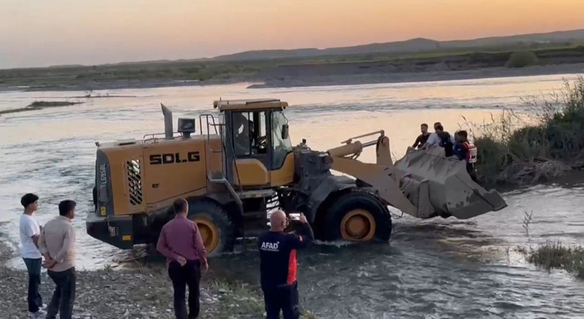 Sular yükselince piknik kabusla bitti: Mahsur kalan onlarca kişi böyle kurtarıldı - Resim: 2